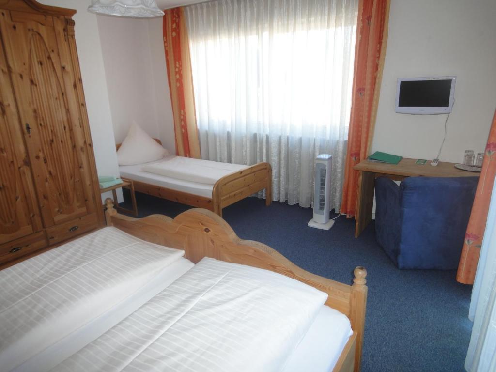 Hotel Gasthaus Hirsch Baden-Baden Pokoj fotografie